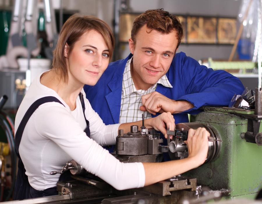 Ausbildung als Schlüssel zur Fachkräftesicherung Ausbildung stärkt den Mittelstand